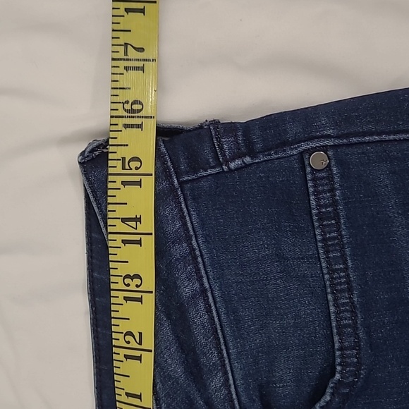 Calvin Klein Women's sz 6 Slim Mid Rise Boyfriend Fit Denim Jeans - Picture 9 of 11
